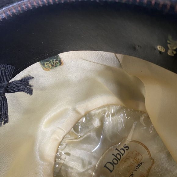 Vintage Dobbs 5th Ave Black Fedora Size 6 7/8 Black Band Red Feather Classic EUC - Picture 7 of 8